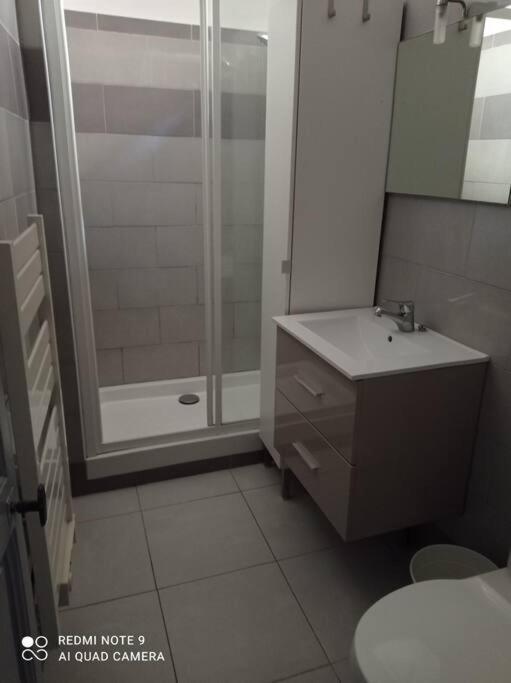 Appartement Au Coeur Du Village Sanary-sur-Mer Kültér fotó
